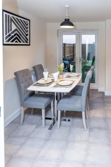 Cozy 3 Bed Sasha House In Beeston Nottingham Villa ภายนอก รูปภาพ